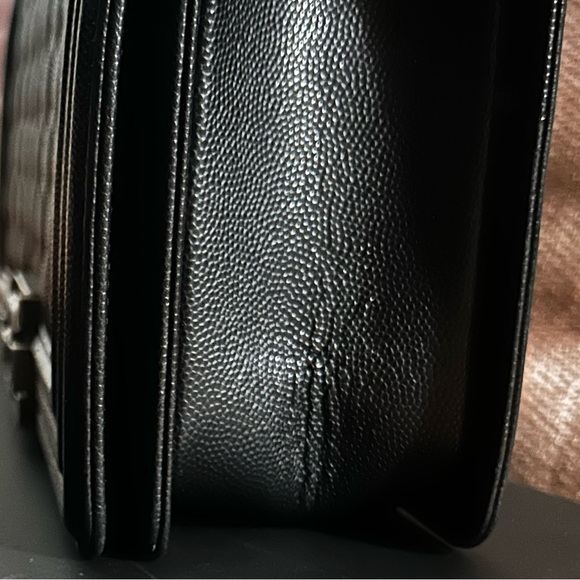 Chanel Caviar Quilted Medium Boy Flap Black - Picture 13 of 15